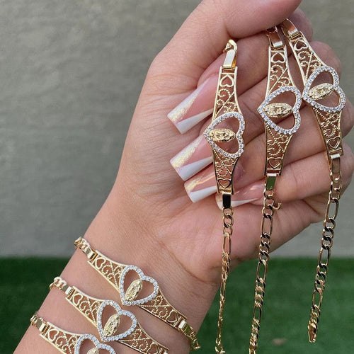 A Beautiful Bracelet with Unique Style