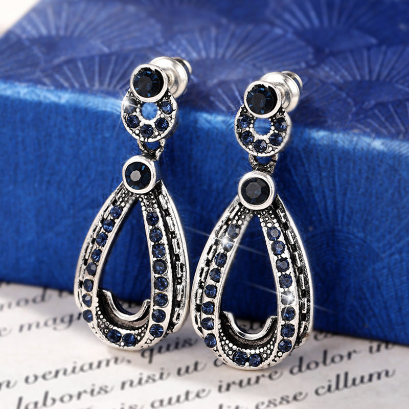 A Charming Earring for Any Occasion