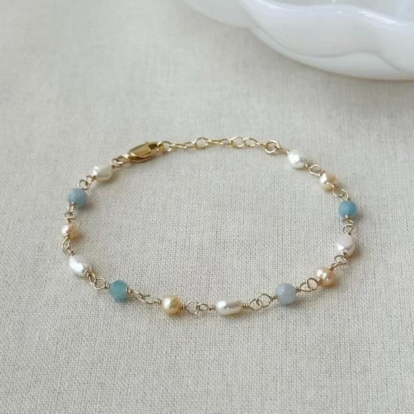 A Charming Pearl Bracelet for Any Occasion