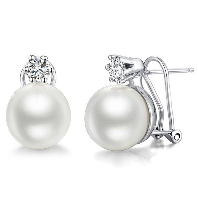 A Beautiful Pearl Earring with Unique Style