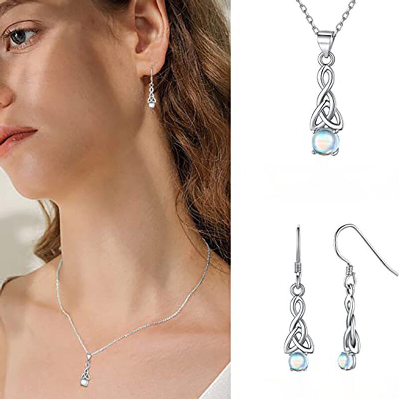 A Classic Necklace with Timeless Appeal